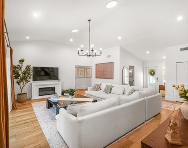 13471 Barberry Drive - Photo Thumbnail 6
