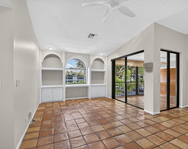 5451 Verona Drive - Photo Thumbnail 5