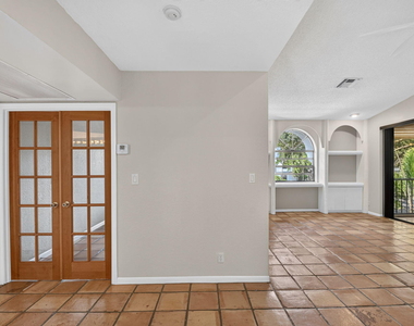 5451 Verona Drive - Photo Thumbnail 7