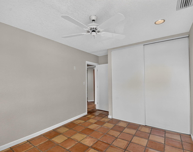 5451 Verona Drive - Photo Thumbnail 18