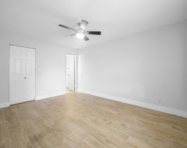 6371 Boca Circle - Photo Thumbnail 12
