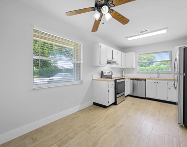 6371 Boca Circle - Photo Thumbnail 11