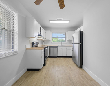 6371 Boca Circle - Photo Thumbnail 10