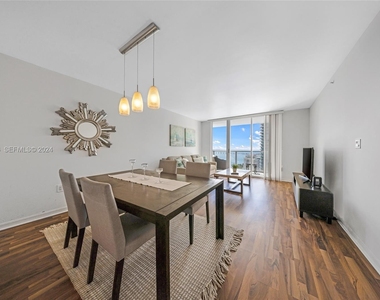 1155 Brickell Bay Drive - Photo Thumbnail 5