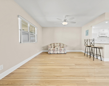 723 Flanders P - Photo Thumbnail 14