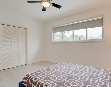 7528 Buccaneer Avenue - Photo Thumbnail 9