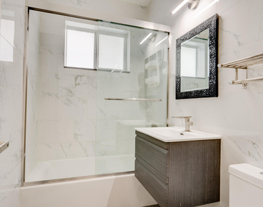 7528 Buccaneer Avenue - Photo Thumbnail 10