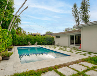 7528 Buccaneer Avenue - Photo Thumbnail 29