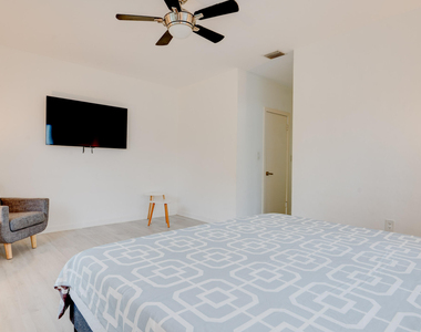 7528 Buccaneer Avenue - Photo Thumbnail 17