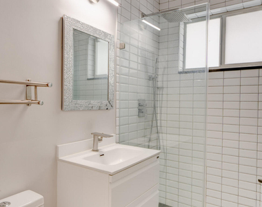 7528 Buccaneer Avenue - Photo Thumbnail 12