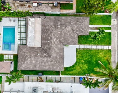 7528 Buccaneer Avenue - Photo Thumbnail 1