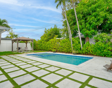 7528 Buccaneer Avenue - Photo Thumbnail 28