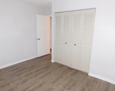 627 Sea Pine Way - Photo Thumbnail 12