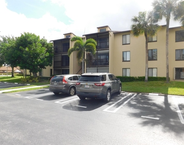 627 Sea Pine Way - Photo Thumbnail 1