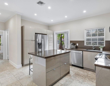 200 Ne 2nd Street - Photo Thumbnail 9