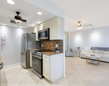 4060 Cornwall C - Photo Thumbnail 9