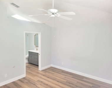 20907 Country Barn Drive - Photo Thumbnail 11