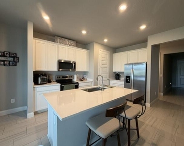 9044 Dahlia Circle - Photo Thumbnail 2