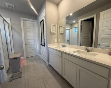 9044 Dahlia Circle - Photo Thumbnail 8
