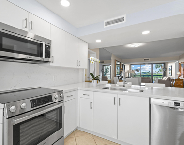 501 S Seas Drive - Photo Thumbnail 7