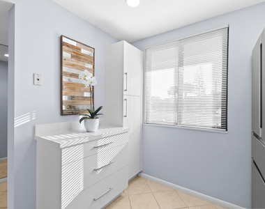501 S Seas Drive - Photo Thumbnail 4