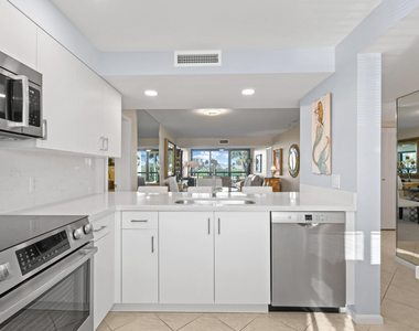 501 S Seas Drive - Photo Thumbnail 9