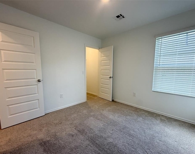 16309 Harvester Drive - Photo Thumbnail 19
