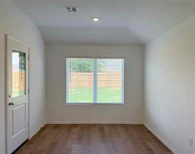 16309 Harvester Drive - Photo Thumbnail 8