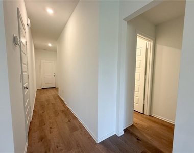 16309 Harvester Drive - Photo Thumbnail 24