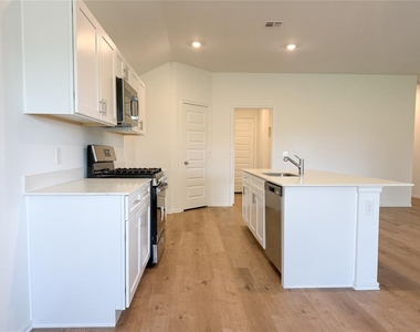 16309 Harvester Drive - Photo Thumbnail 4