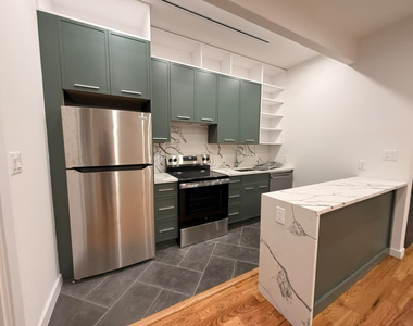 384 Chauncey Street - Photo Thumbnail 2