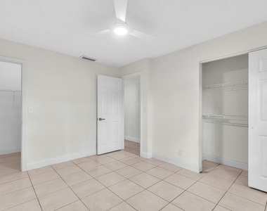 2510 Riverside Drive - Photo Thumbnail 28