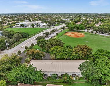 2510 Riverside Drive - Photo Thumbnail 45