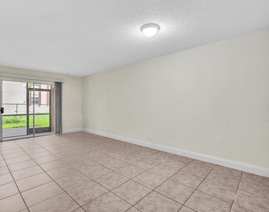 2510 Riverside Drive - Photo Thumbnail 9