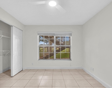 2510 Riverside Drive - Photo Thumbnail 25