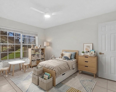 2510 Riverside Drive - Photo Thumbnail 23
