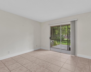 2510 Riverside Drive - Photo Thumbnail 14