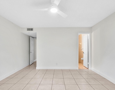 2510 Riverside Drive - Photo Thumbnail 36
