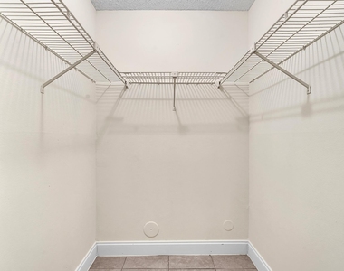 2510 Riverside Drive - Photo Thumbnail 41