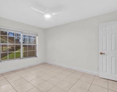 2510 Riverside Drive - Photo Thumbnail 24