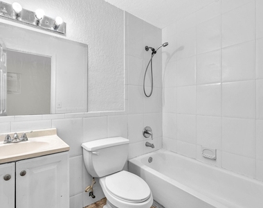 2510 Riverside Drive - Photo Thumbnail 31