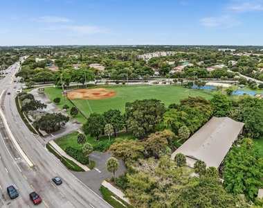 2510 Riverside Drive - Photo Thumbnail 44