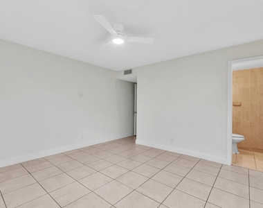 2510 Riverside Drive - Photo Thumbnail 37