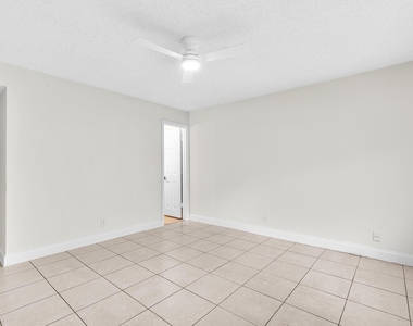 2510 Riverside Drive - Photo Thumbnail 35