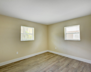 9188 Birmingham Drive - Photo Thumbnail 15