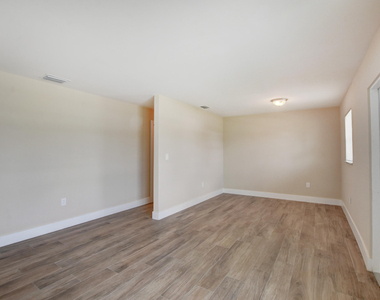 9188 Birmingham Drive - Photo Thumbnail 3