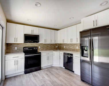9188 Birmingham Drive - Photo Thumbnail 7