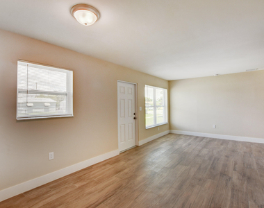 9188 Birmingham Drive - Photo Thumbnail 5