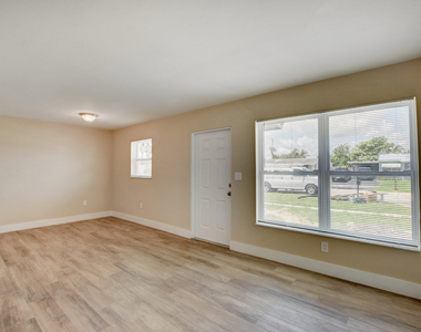 9188 Birmingham Drive - Photo Thumbnail 4