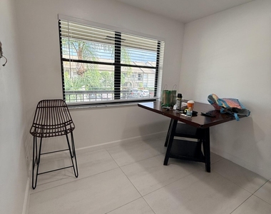 7714 Tahiti Lane - Photo Thumbnail 19